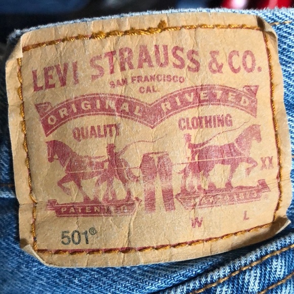 Levi’s 501 Original Cropped Straight Leg Jeans Size 26 Light Blue Stone Wash - Picture 4 of 16